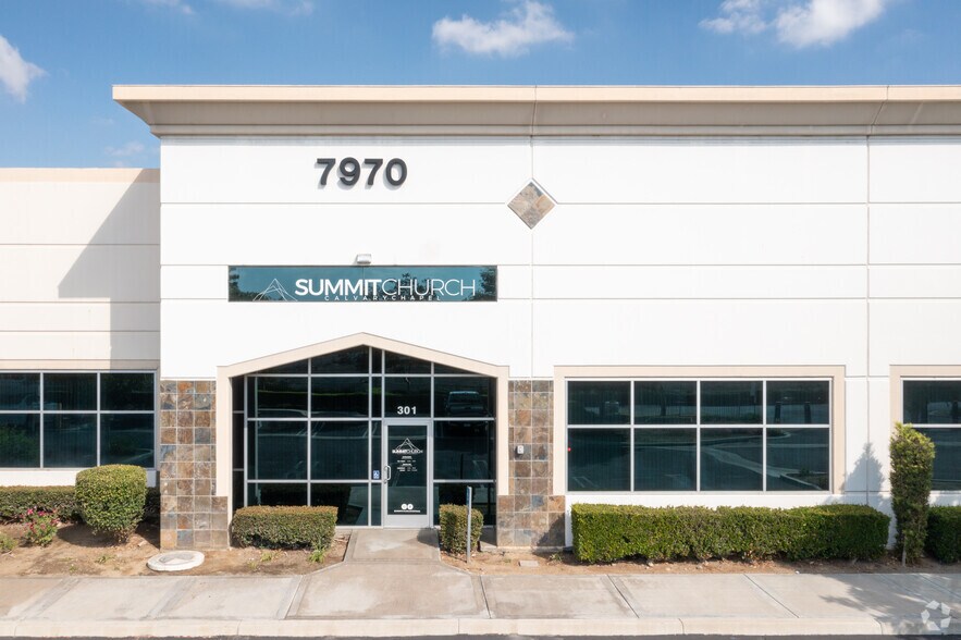 More Photos Of 7970 Cherry Ave, Fontana Showroom For Lease