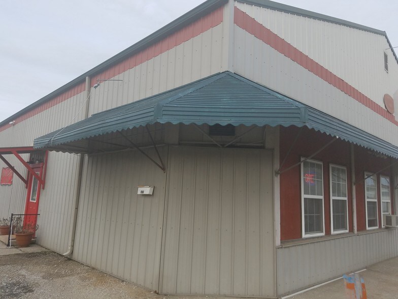 More Photos Of 423 W Henry St, Staunton Restaurant For Sale