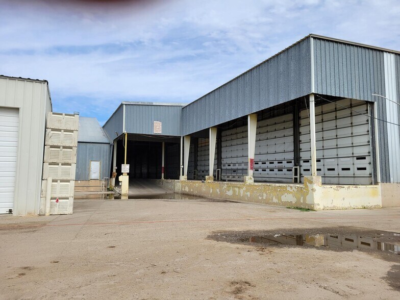 More Photos Of 2198 S Pacific Ave, Yuma Distribution For Lease