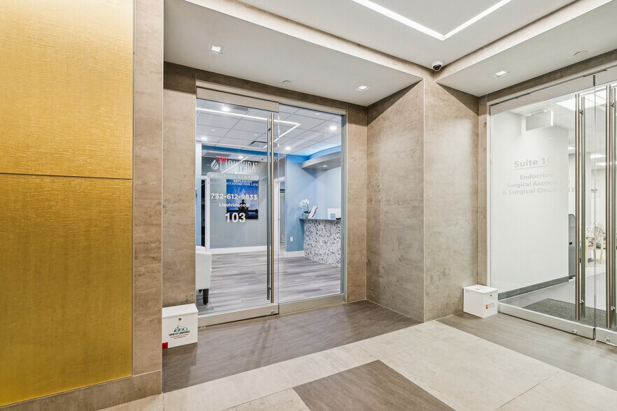 More Photos Of 55 Willow Ln, Marlboro Medical For Lease