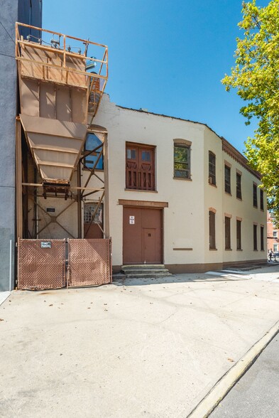 More Photos Of 54 Franklin St, Brooklyn Apartments For Sale