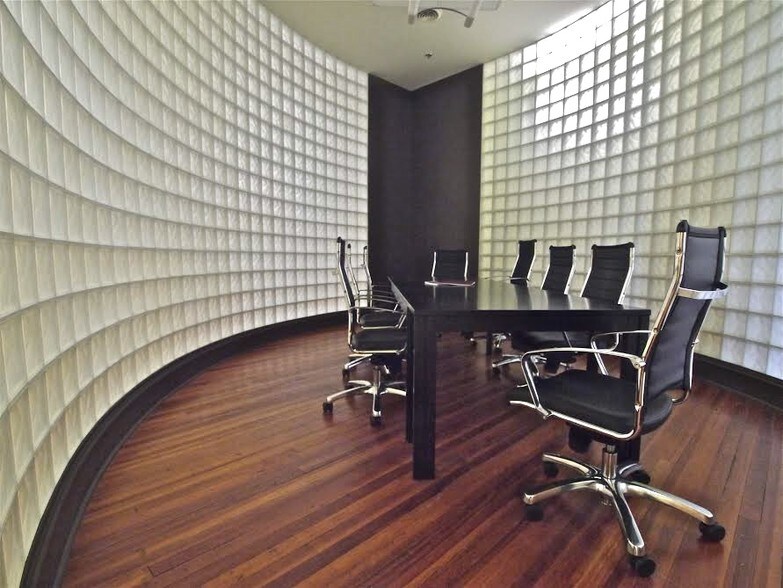 More Photos Of 320 E Clayton St, Athens Office For Lease