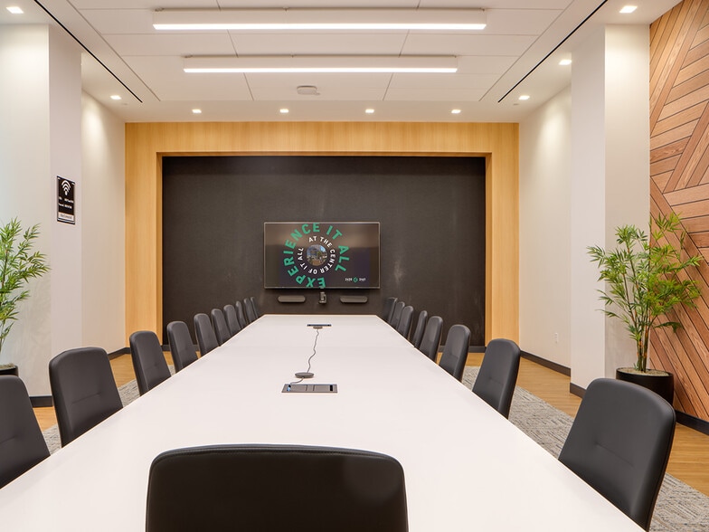 More Photos Of 2461 S Clark St, Arlington Office For Lease