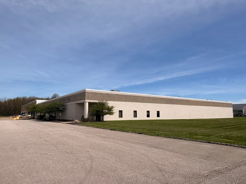 Primary Photo Of 2831 Center Rd, Brunswick Warehouse For Lease