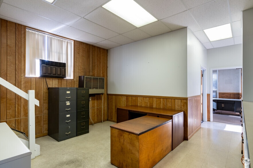 More Photos Of 2380 Military St, Port Huron Industrial For Sale