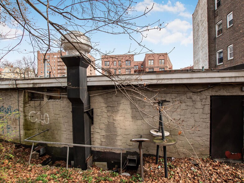 More Photos Of 621 S Broadway, Yonkers Restaurant For Sale