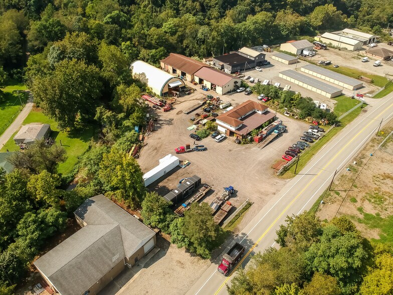 More Photos Of 740 Greensburg Rd, New Kensington Warehouse For Lease