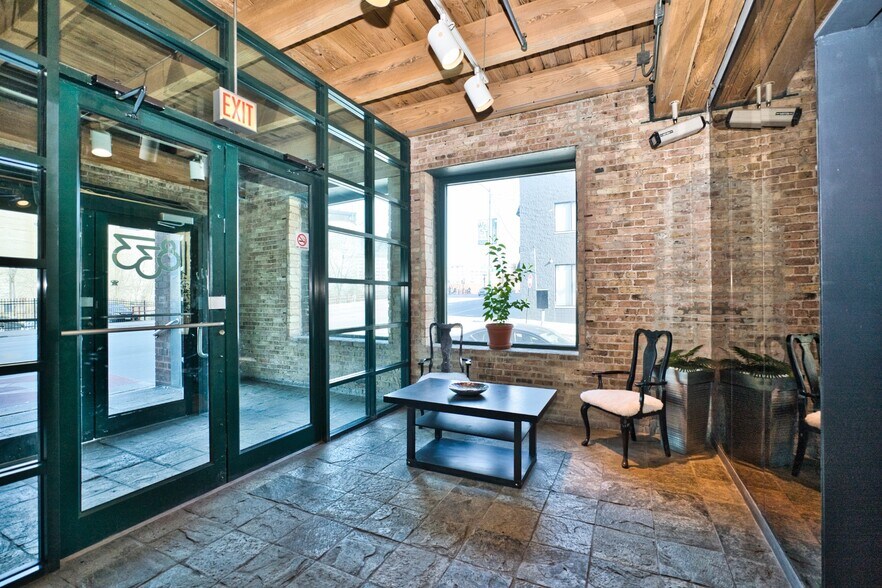 More Photos Of 833-845 W Chicago Ave, Chicago Office For Sale