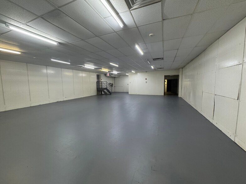 More Photos Of 1061 Main St, Peekskill Warehouse For Lease