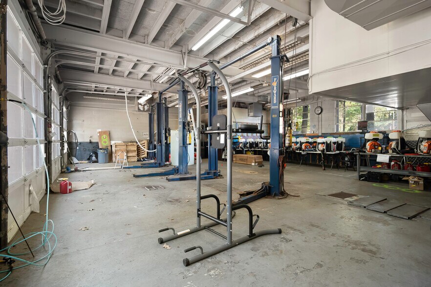 More Photos Of 138 N Central Ave, Ramsey Auto Repair For Sale