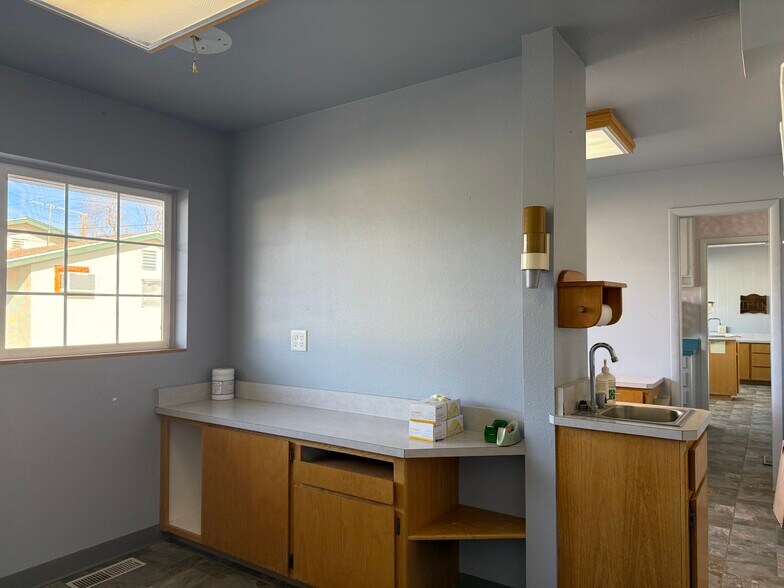 More Photos Of 40 N McDow St, Susanville Industrial For Sale