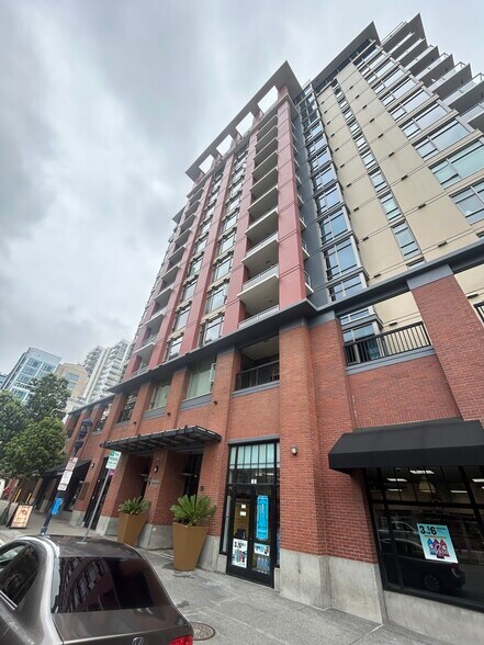More Photos Of 910 J St, San Diego Apartments For Lease