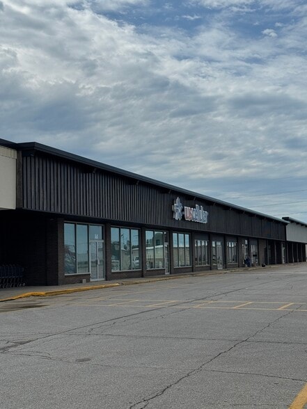 More Photos Of 632-670 S Oak St, Iowa Falls Unknown For Lease