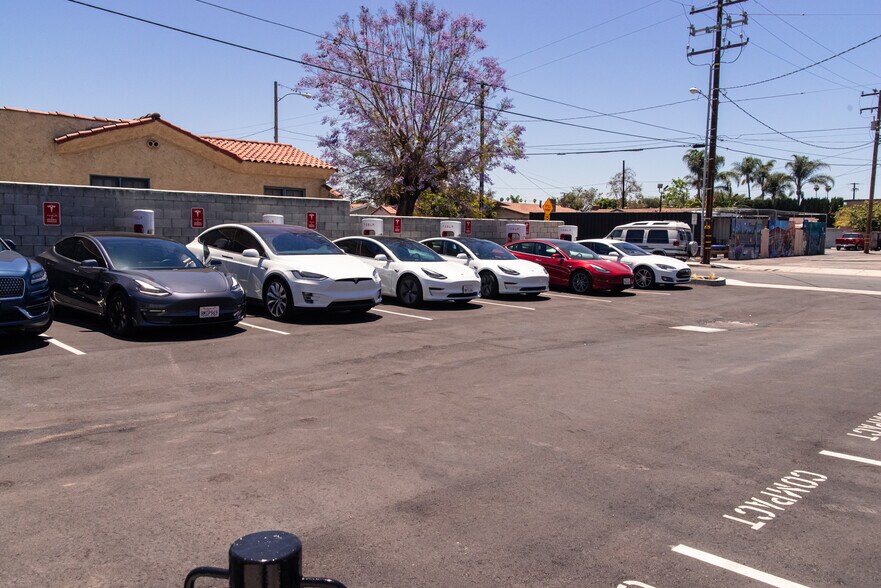 More Photos Of 4410 Gage Ave, Bell Restaurant For Lease