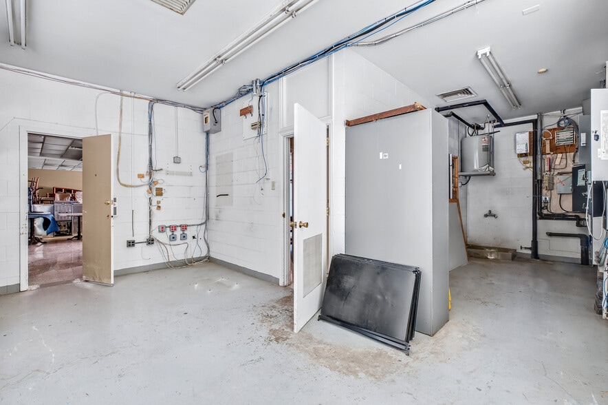 More Photos Of 2359 S Shelby St, Indianapolis Bank For Sale