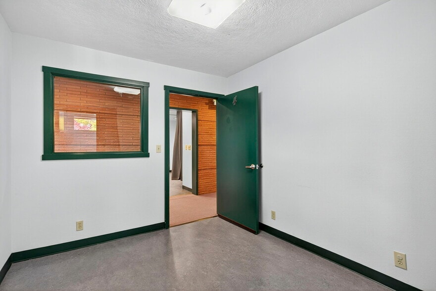 More Photos Of 5311-5315 N Vancouver Ave, Portland Medical For Sale