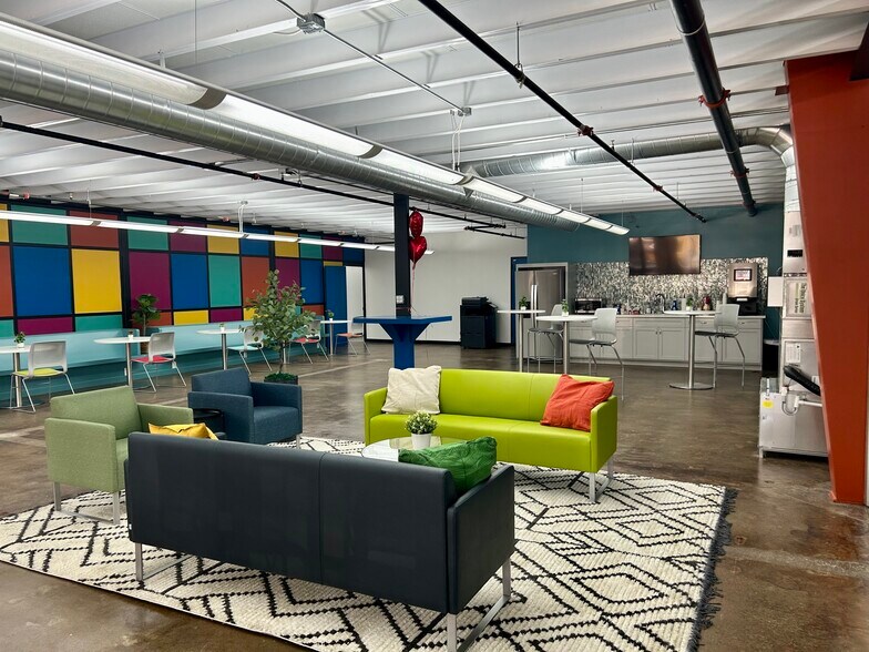 More Photos Of 6510 Bourgeois Rd, Houston Coworking Space