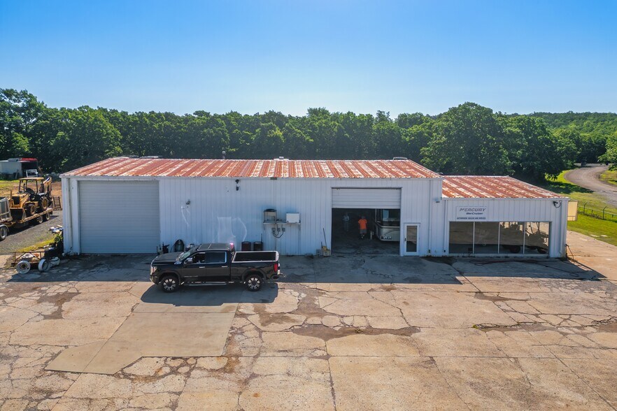 More Photos Of 3501 Westport Marina Rd, Cleveland Specialty For Sale