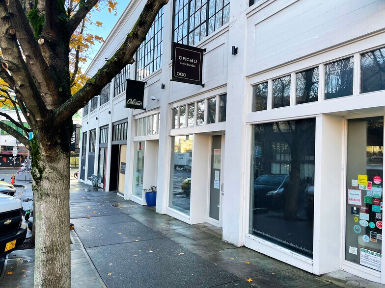 More Photos Of 414 SW 13th Ave, Portland Storefront Retail Office For Lease