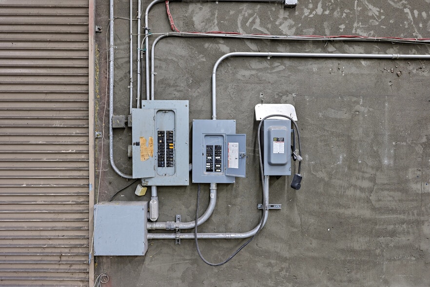 More Photos Of 240 Airpark Rd, Atwater Warehouse For Lease