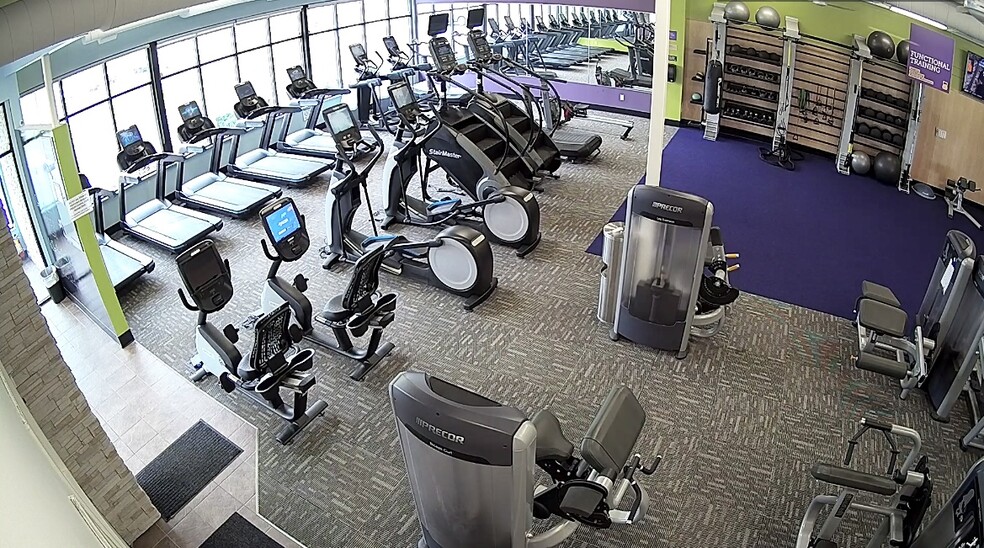 More Photos Of 7165 Buckley Rd, Liverpool Storefront Retail Office For Sale