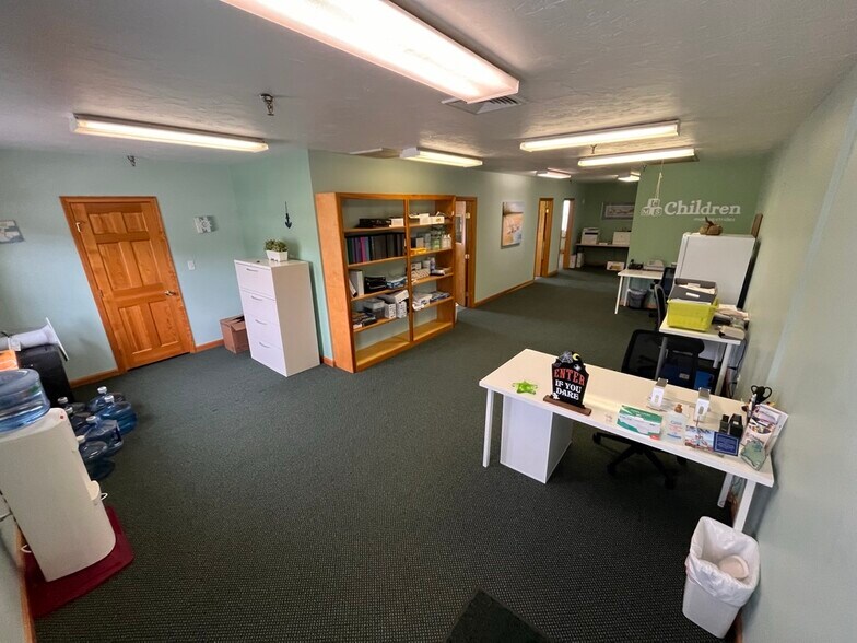 More Photos Of 4-6 Barlows Landing Rd, Pocasset Storefront Retail Office For Sale