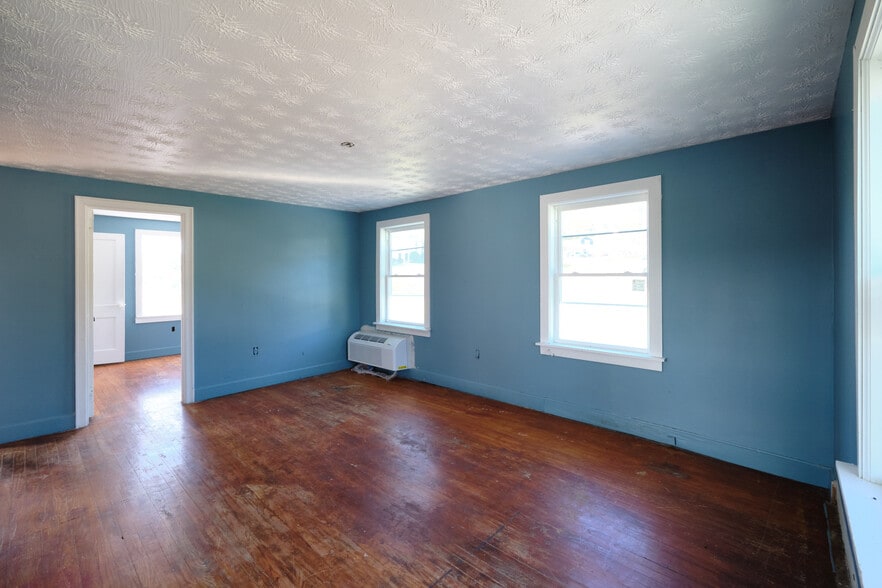 More Photos Of , Tazewell Multifamily For Sale