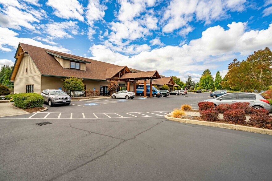 More Photos Of 1879 Williams Hwy, Grants Pass Medical For Sale