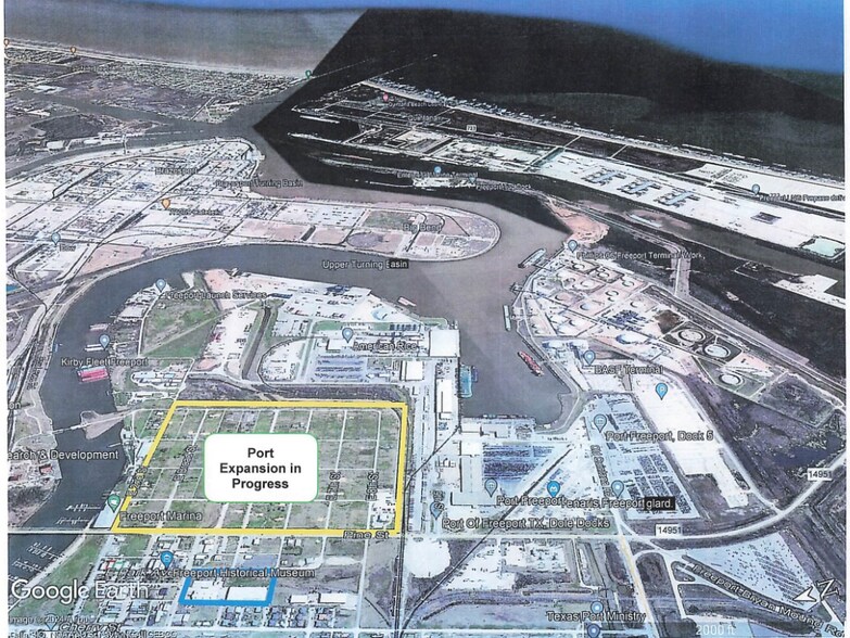 More Photos Of 101 W 4th St, Freeport Warehouse For Lease