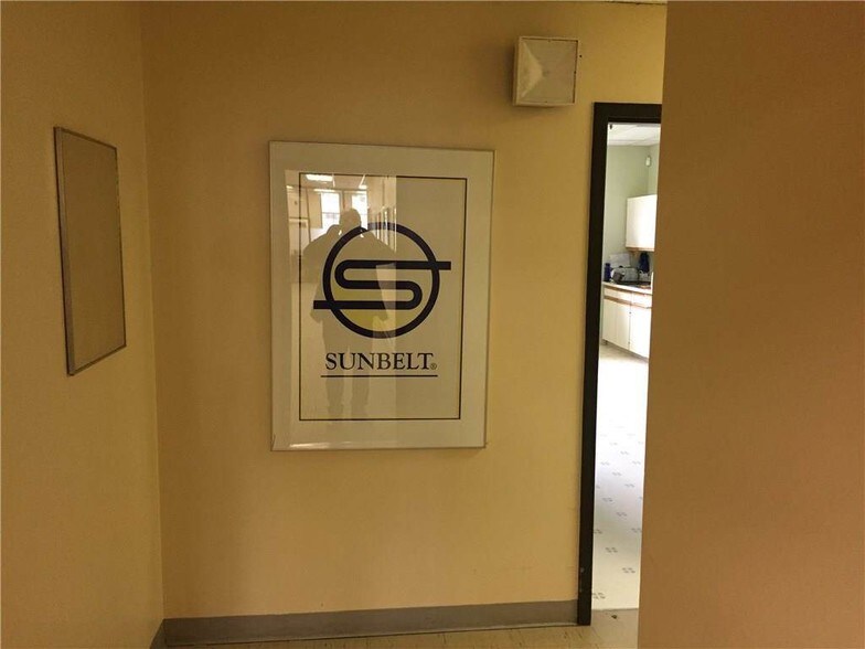 More Photos Of 2821 Riverside Dr, Ottawa Office For Sale