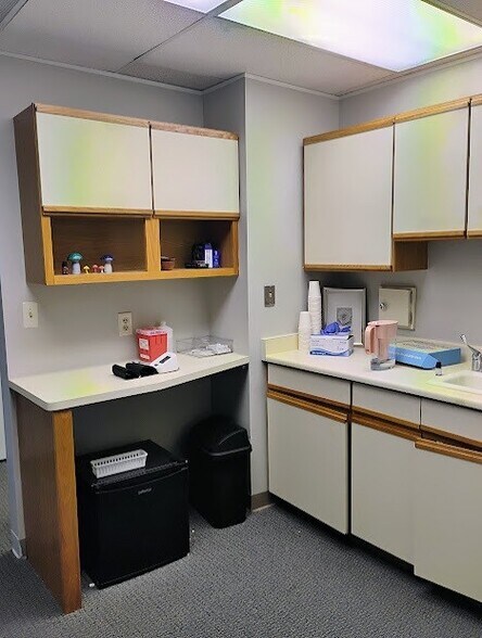 More Photos Of 7373 W Jefferson Ave, Lakewood Medical For Sale