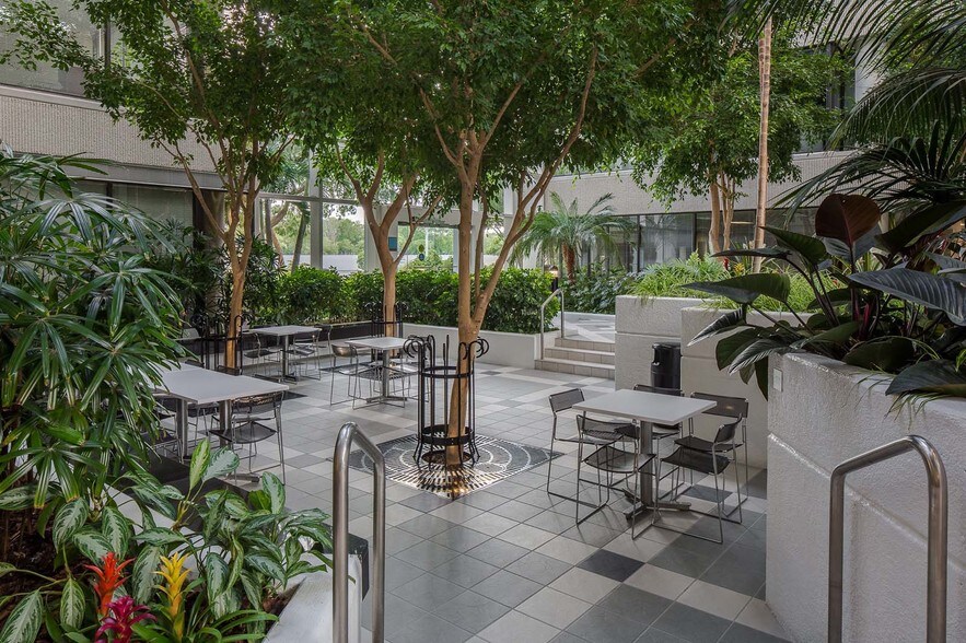 More Photos Of 851 Trafalgar Ct, Maitland Office For Lease