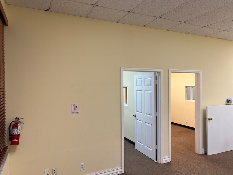 More Photos Of 1530 Cypress Dr, Jupiter Light Manufacturing For Lease