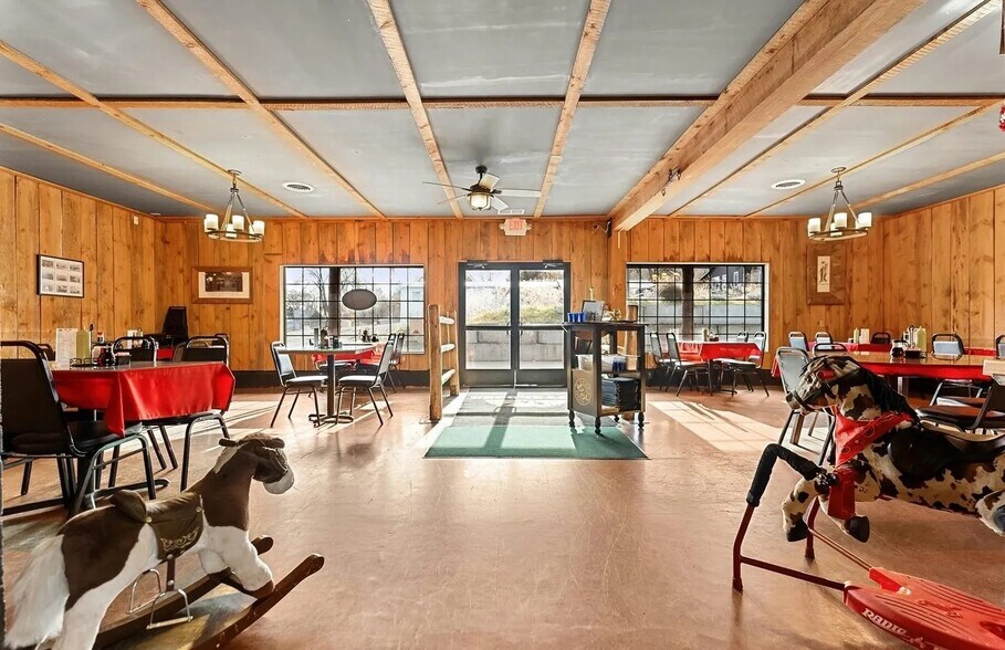 More Photos Of 202 2nd St, Riverside Restaurant For Sale