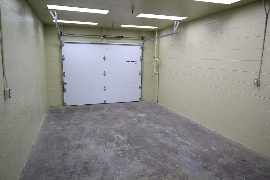 More Photos Of 94-170 Leoleo St, Waipahu Industrial For Sale