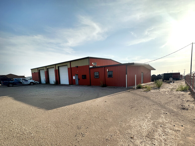 Primary Photo Of 2540 W Cole, Odessa Industrial For Lease