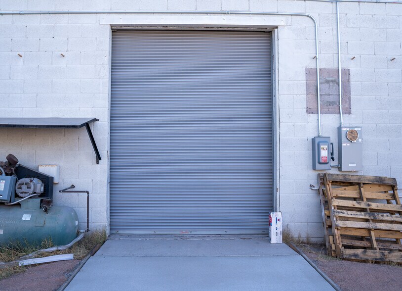 More Photos Of 4046 E Winslow Ave, Phoenix Warehouse For Lease