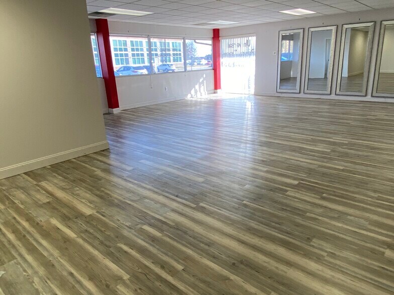 More Photos Of 2565 S Rochester Rd, Rochester Hills Medical For Lease