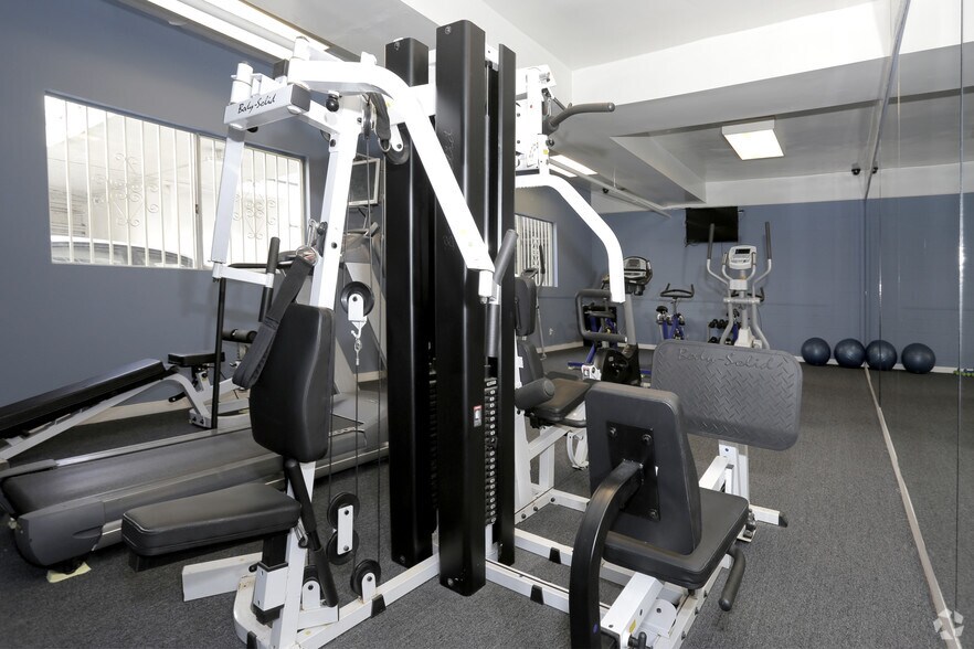 More Photos Of 954 Palm Ave, West Hollywood Apartments For Sale