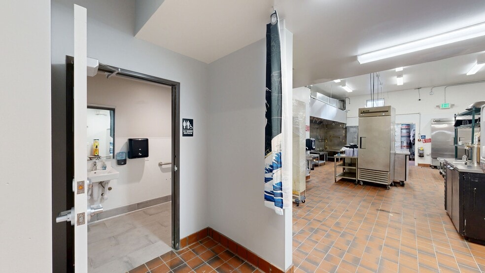 More Photos Of 355-357 Grand Ave, Oakland Storefront Retail Office For Lease