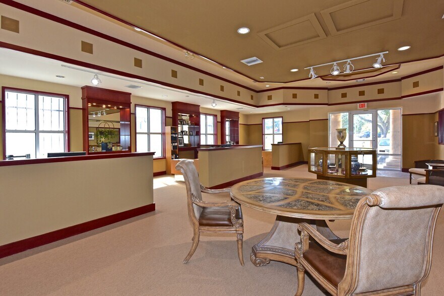 More Photos Of 32699 US Highway 19 N, Palm Harbor Freestanding For Lease