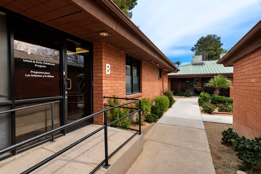 More Photos Of 15648 N 35th Ave, Phoenix Medical For Sale