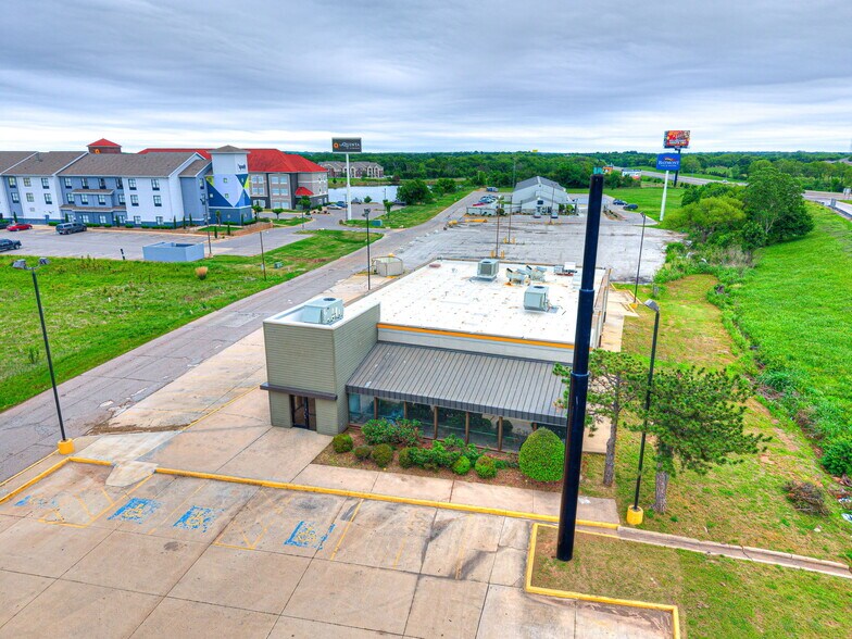 More Photos Of 4903 N Harrison St, Shawnee Restaurant For Sale