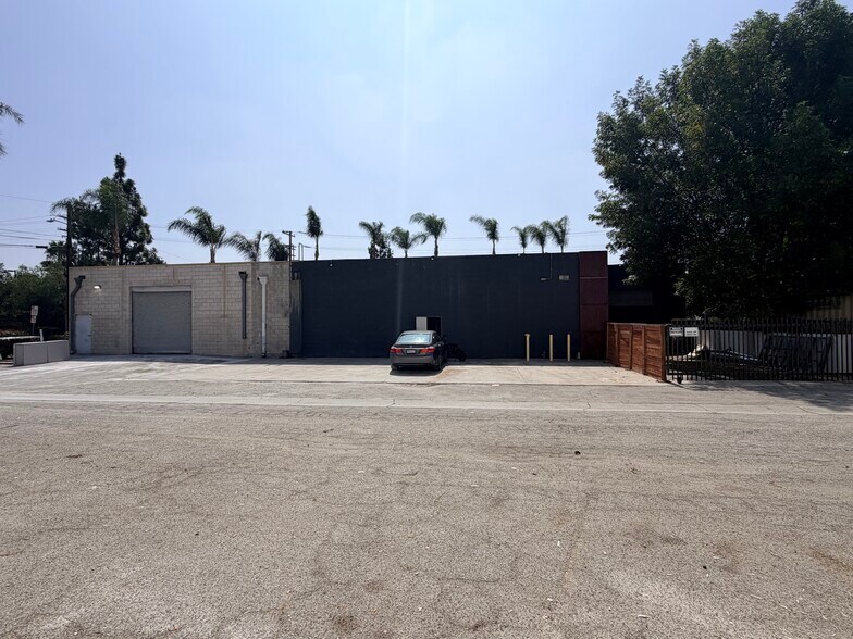More Photos Of 7635 Serapis Ave, Pico Rivera Warehouse For Lease