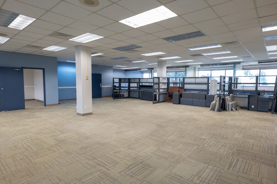 More Photos Of 422 6th St, New Westminster Loft Creative Space For Lease