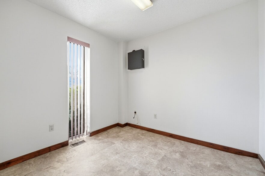 More Photos Of 3435 Kimball Cir, Colorado Springs Service For Lease