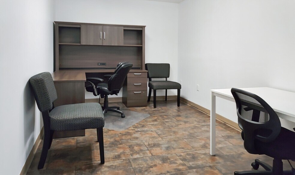 More Photos Of 640 3 St SE, Medicine Hat Coworking Space