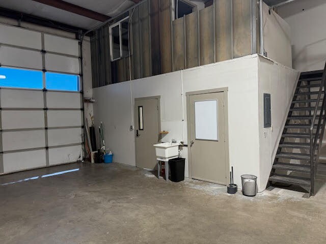 More Photos Of 1420 NE 1st St, Bend Warehouse For Lease