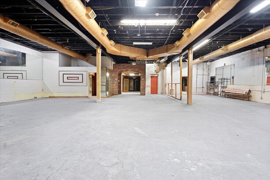 More Photos Of 1011 Greenmount Ave, Baltimore Flex For Lease