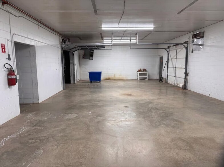 More Photos Of 116 S 10th St, Marshall Light Distribution For Sale